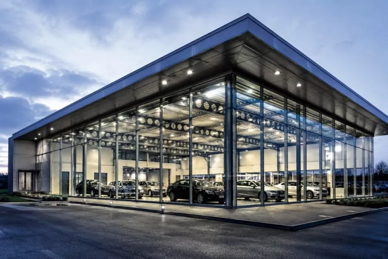 Tại sao thiết kế nhịp lớn là lợi thế cốt lõi của việc xây dựng showroom ô tô khung thép?