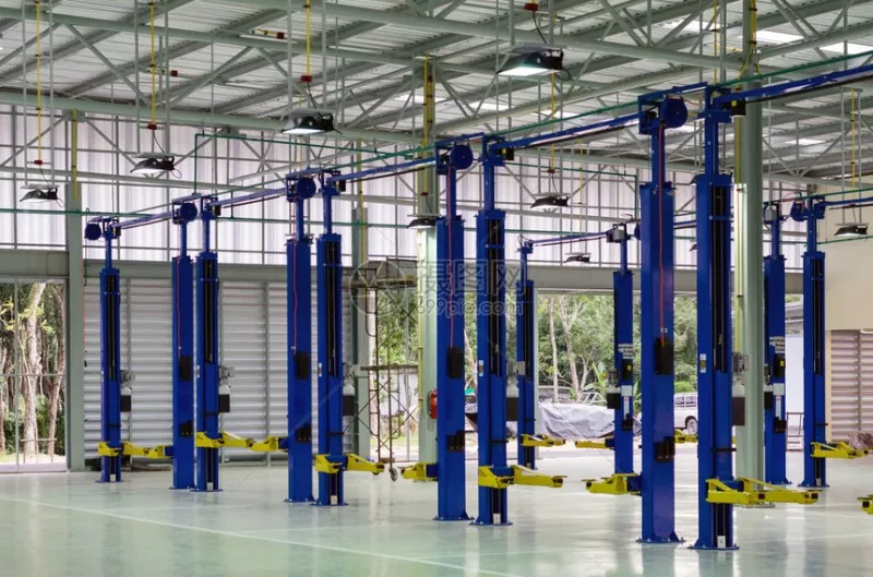 Nhà để xe bảo trì kết cấu thép